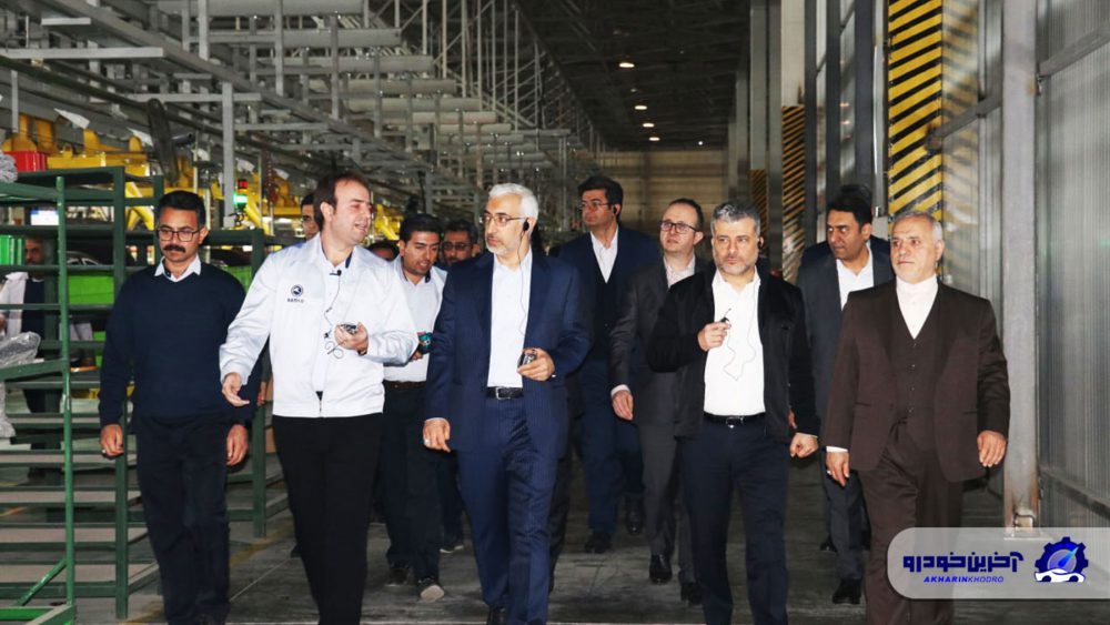 بازدید رئیس سازمان بورس از کارخانه و مجموعه های قطعه سازی شرکت کرمان موتور