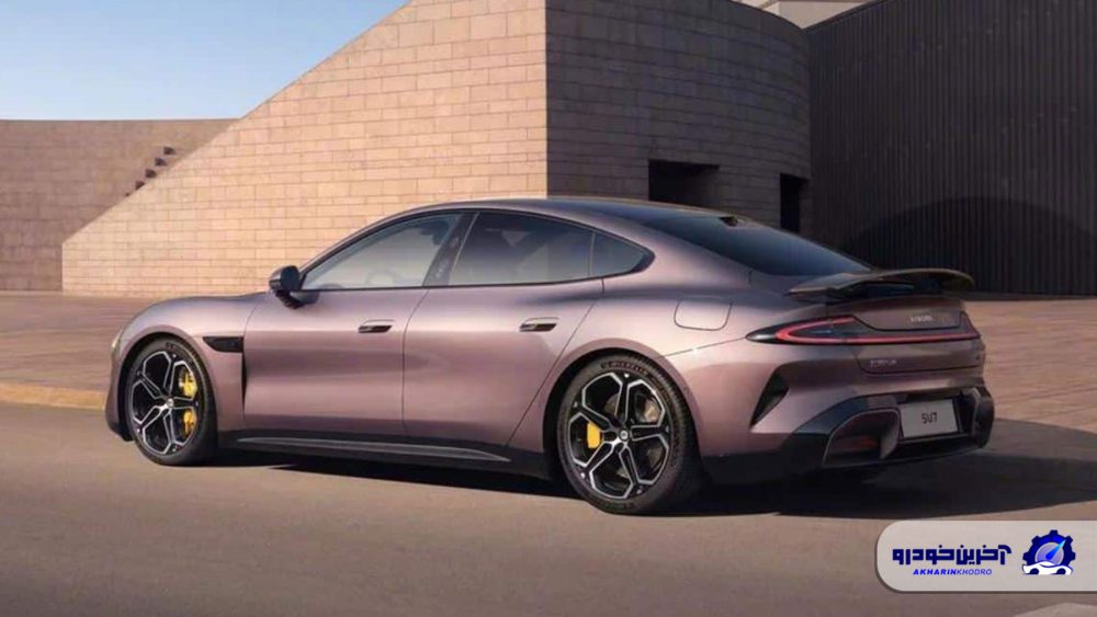 نمای جانبی شیائومی SU7