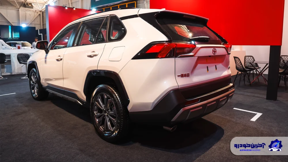 تویوتا راوفور تک دیفرانسیل با نگین تندیس الماس به شیراز آمد