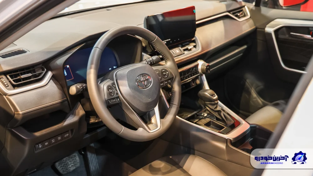 تویوتا راوفور تک دیفرانسیل با نگین تندیس الماس به شیراز آمد