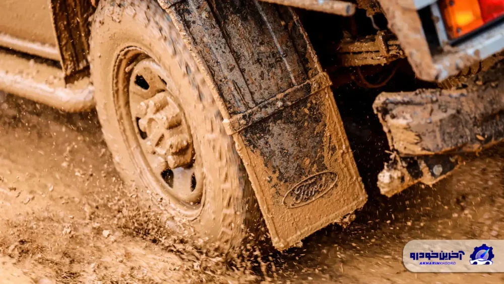 فورد رنجر سوپر دیوتی غرق در گل و لای ۶۰۰ کیلویی ؛ تست سنگین برای اثبات دوام واقعی