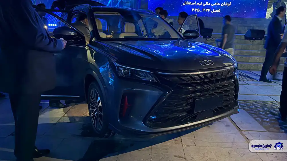 رونمایی از دو خودروی آرتابان موتور با حضور بازیکنان استقلال و ساپینتو