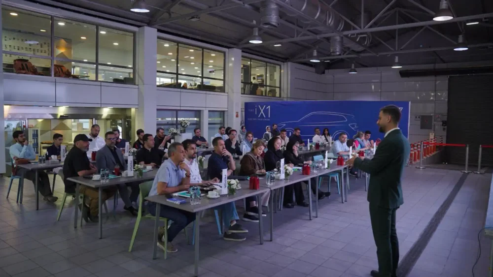 کلاس آموزشی خودروهای برقی BMW iX1 ویژه خریداران اولین بار توسط پرشیا خودرو برگزار شد