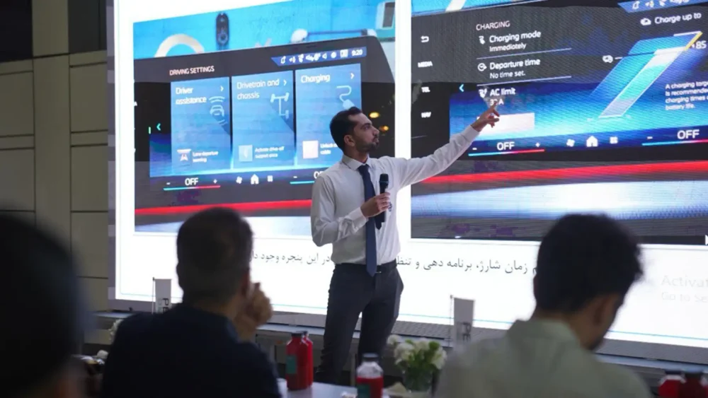 کلاس آموزشی خودروهای برقی BMW iX1 ویژه خریداران اولین بار توسط پرشیا خودرو برگزار شد