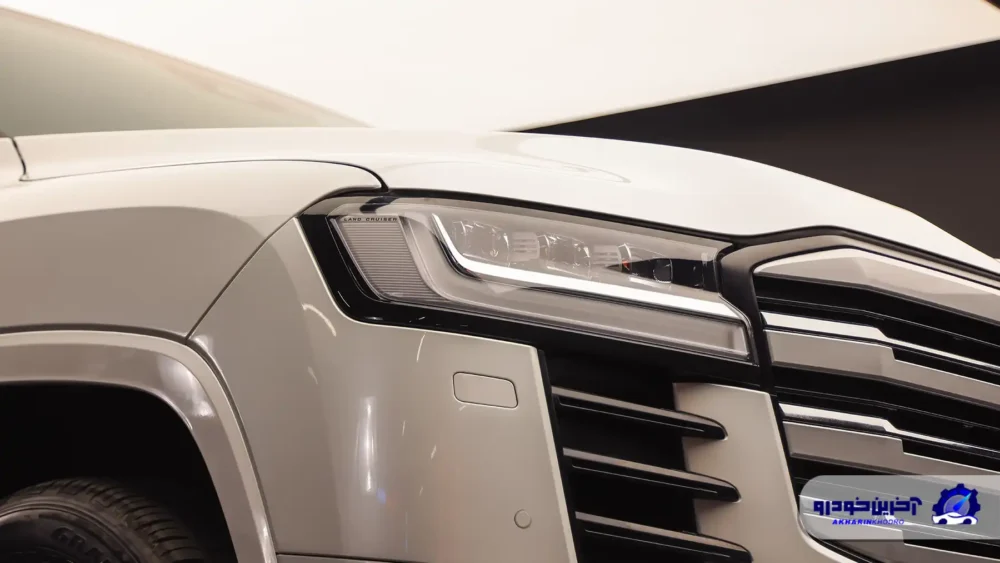 حضرت در لباس نو ؛ نگاهی به لندکروزر اتاق 300 فول با مدل 2025