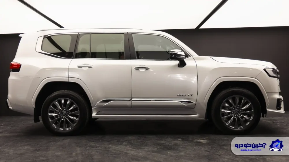 حضرت در لباس نو ؛ نگاهی به لندکروزر اتاق 300 فول با مدل 2025