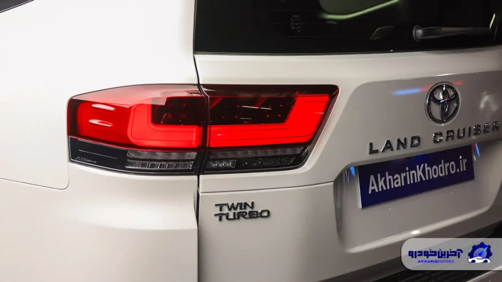 حضرت در لباس نو ؛ نگاهی به لندکروزر اتاق 300 فول با مدل 2025