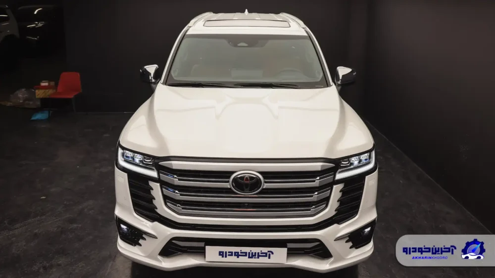 حضرت در لباس نو ؛ نگاهی به لندکروزر اتاق 300 فول با مدل 2025