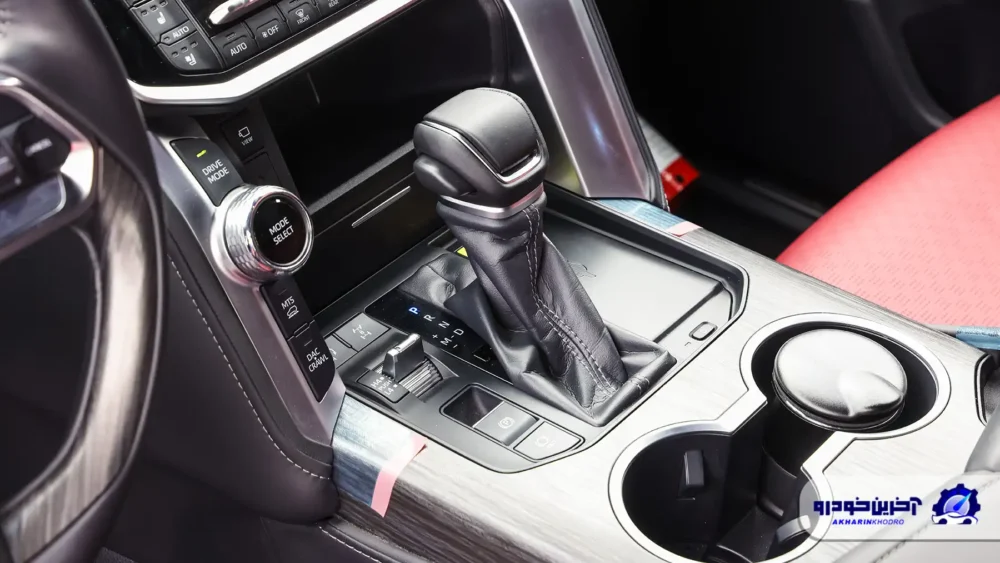 حضرت در لباس نو ؛ نگاهی به لندکروزر اتاق 300 فول با مدل 2025